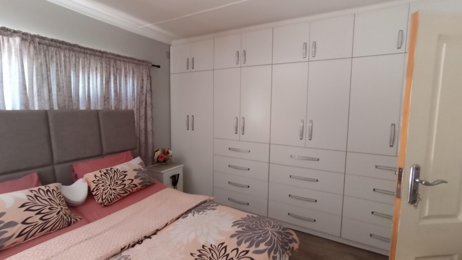 4 Bedroom Property for Sale in Vredenburg Western Cape